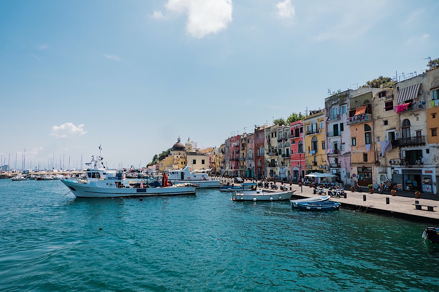 Die Insel Prodica in Italien