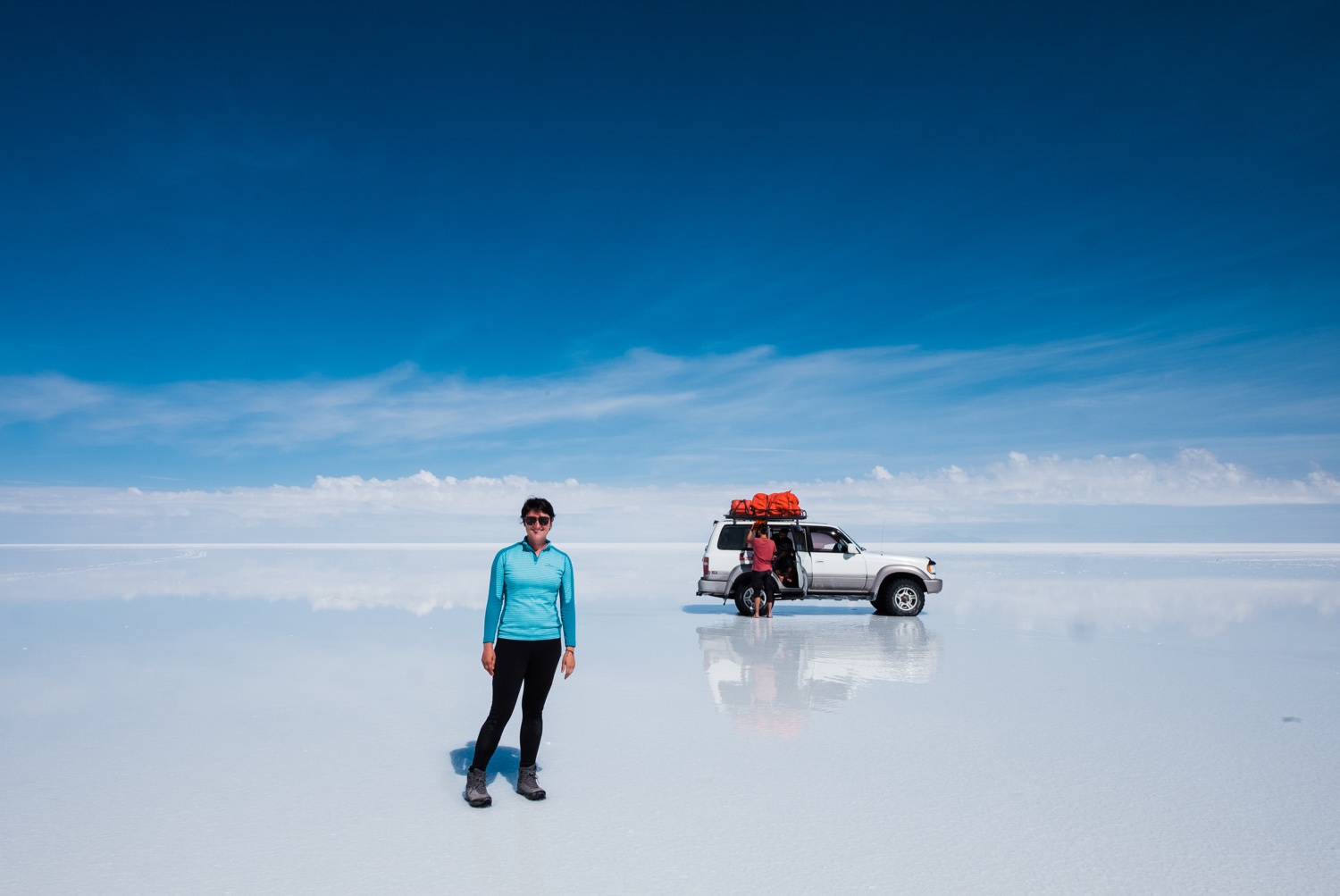 Reigenzeit in der Salzwüste von Bolivien
